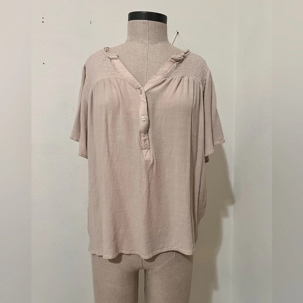 Trending style Maurice’s Cream V-neck with buttons high low flowing top XL